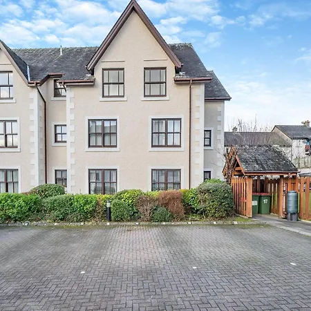 Olivet - Hewetson Court *